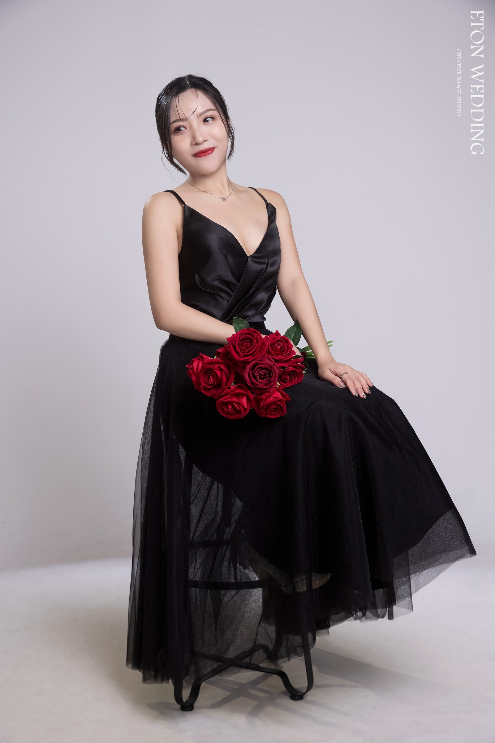 伴娘小禮服,小禮服,短版禮服,表演禮服,小禮服推薦,小禮服價格,小禮服出租,小禮服 款式,洋裝小禮服,伴娘 小禮服